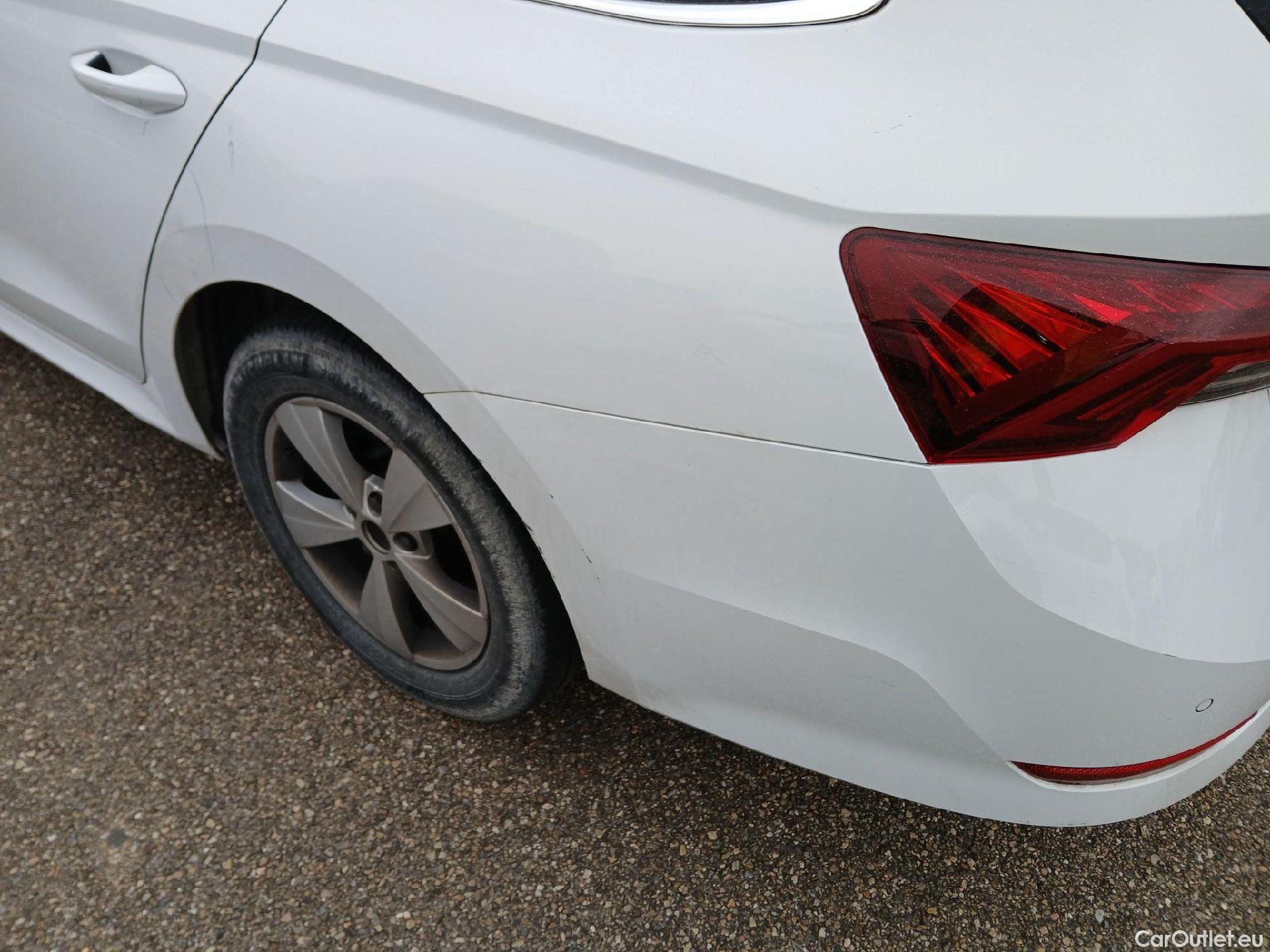  Skoda  Octavia SKODA  / 2020 / 5P / familiar Combi 2.0 TDI 110kW(150CV) DSG Ambition #20