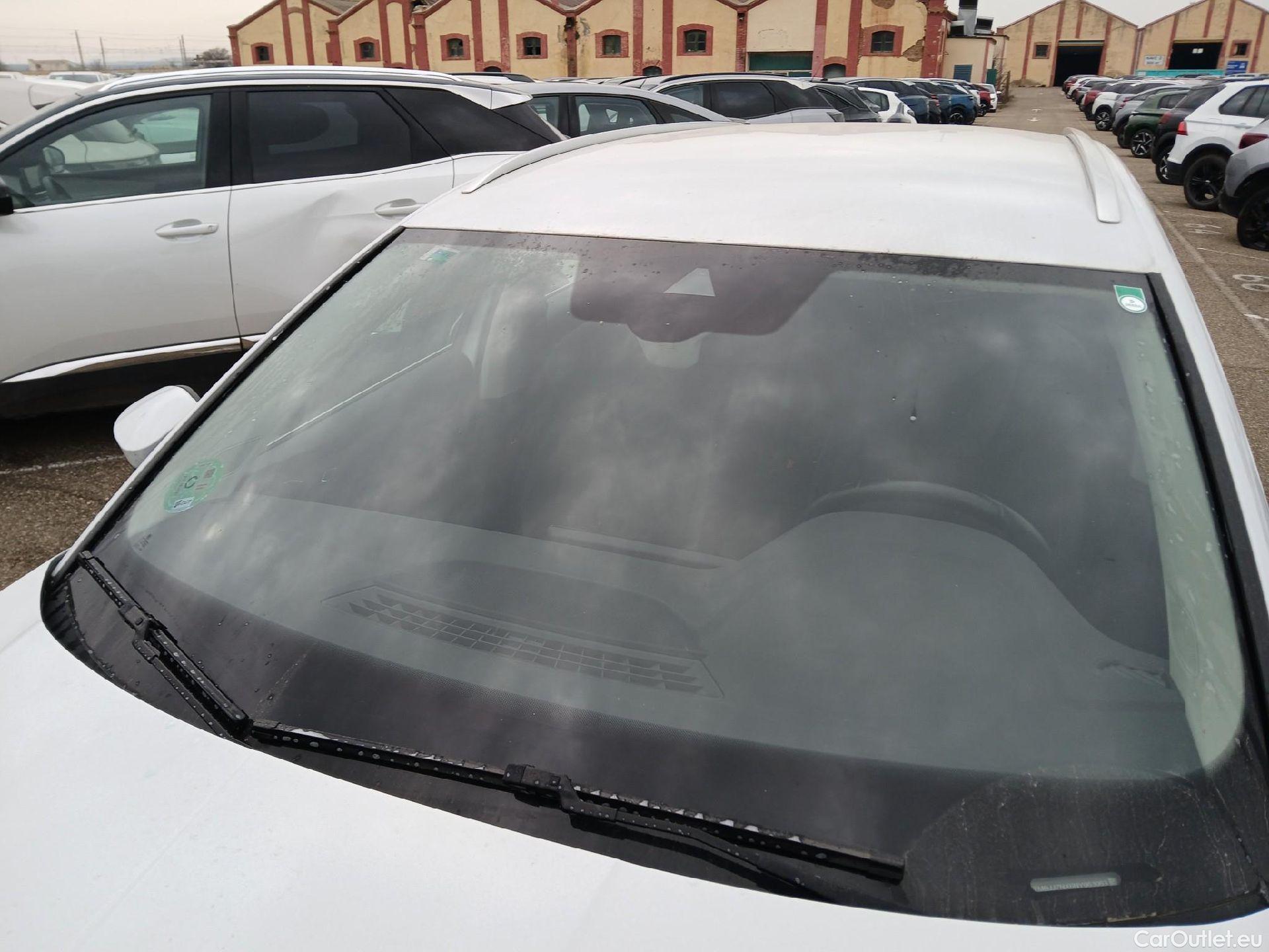  Skoda  Octavia SKODA  / 2020 / 5P / familiar Combi 2.0 TDI 110kW(150CV) DSG Ambition #4