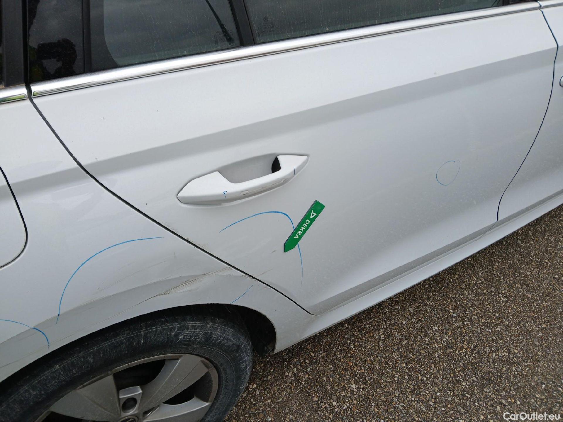  Skoda  Octavia SKODA  / 2020 / 5P / familiar Combi 2.0 TDI 110kW(150CV) DSG Ambition #26