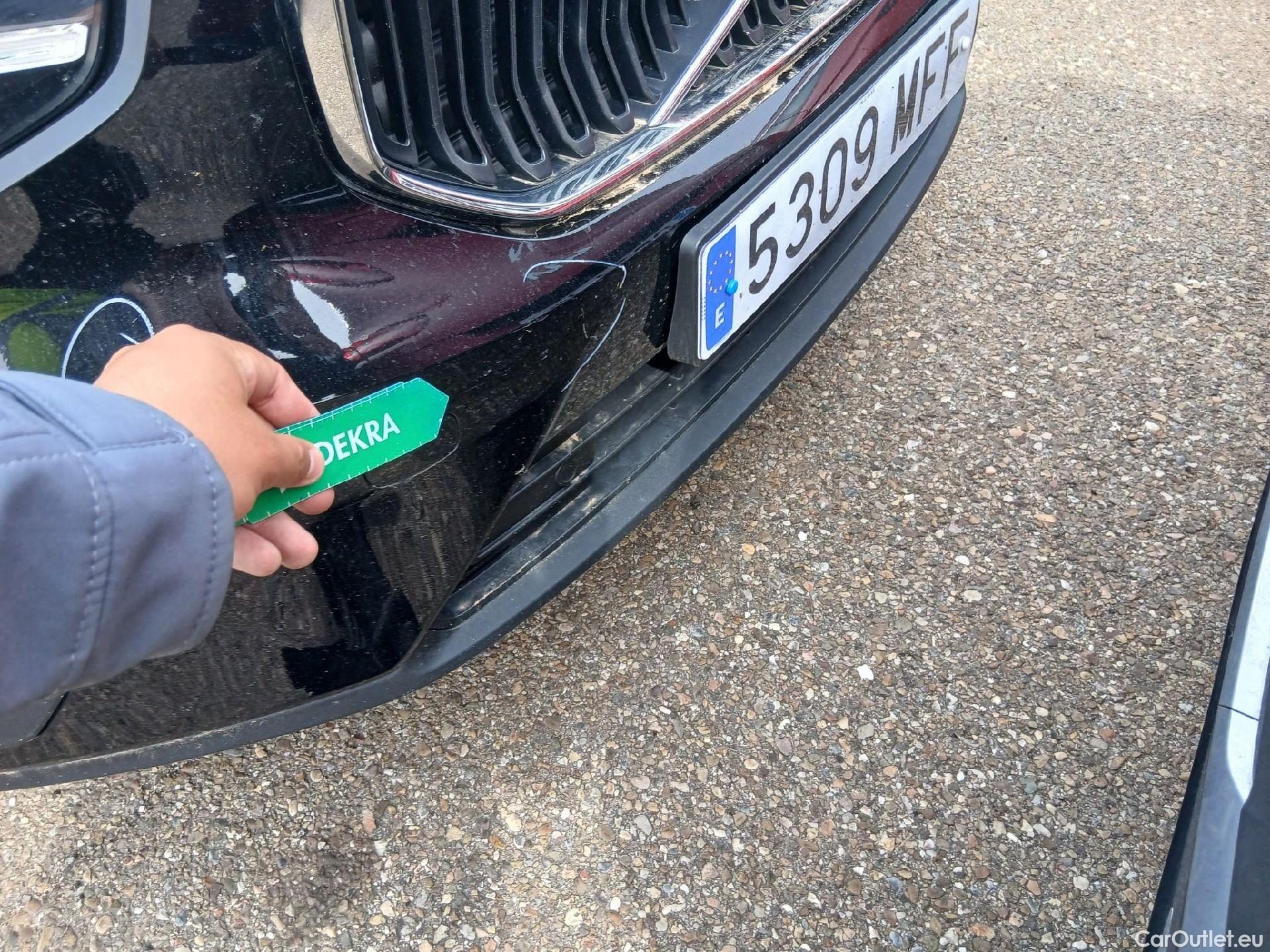  Volvo  XC 40 VOLVO XC40 / 2021 / 5P / todoterreno 2.0 B3 G Core Auto #4