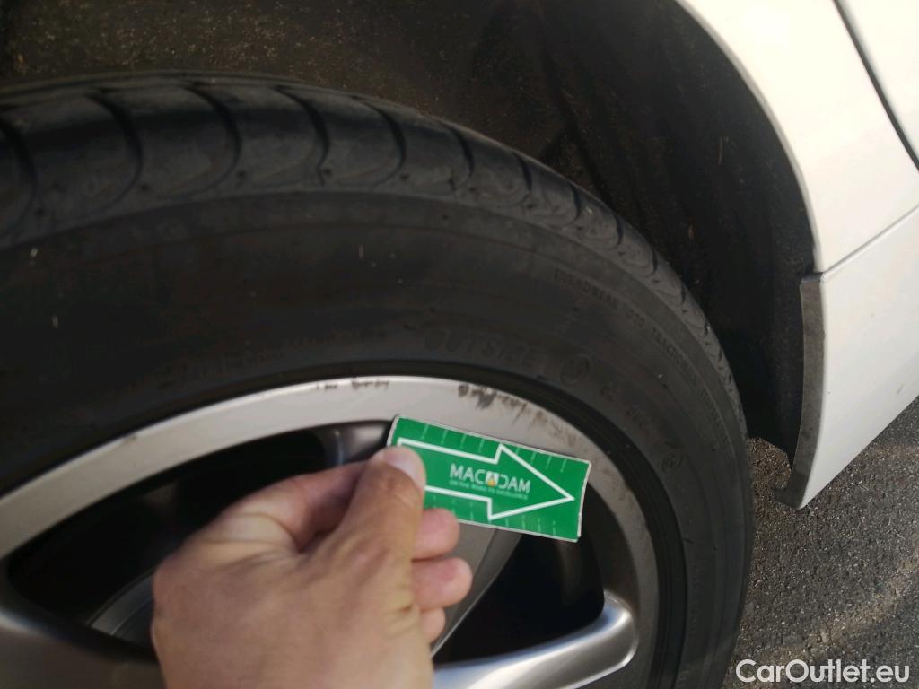  Bmw  Serie 1 BMW  / 2019 / 5P / berlina con portón 116d #8