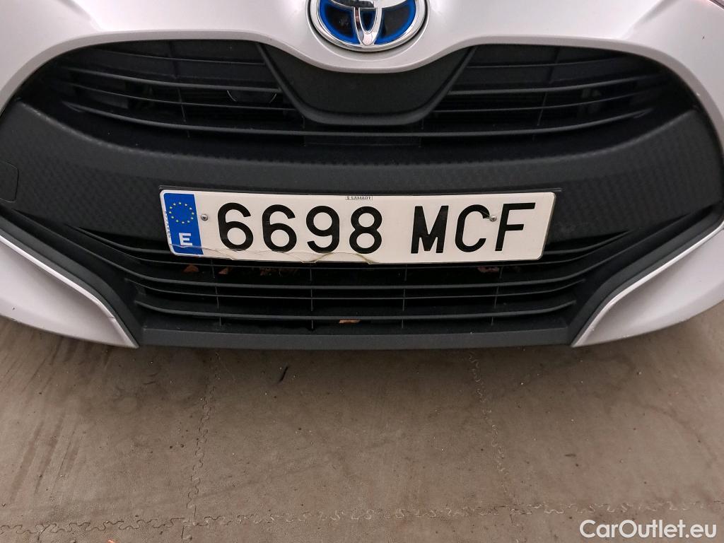  Toyota  Yaris TOYOTA  / 2020 / 5P / berlina con portón 1.5 120H Active Tech #26