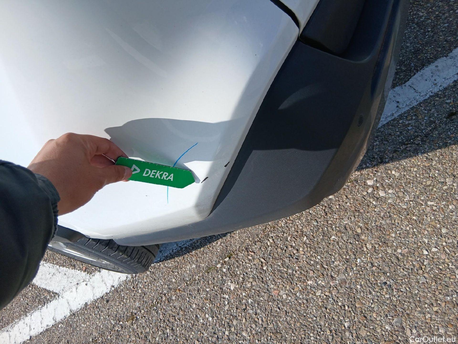  Toyota  RAV4 TOYOTA  / 2018 / 5P / todoterreno 2.5l 220H Advance #8