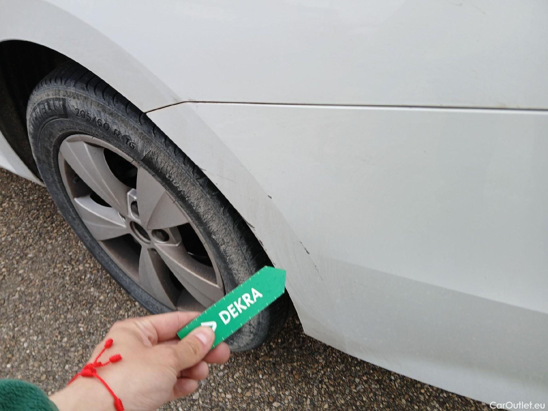  Skoda  Octavia SKODA  / 2020 / 5P / familiar Combi 2.0 TDI 110kW(150CV) DSG Ambition #21