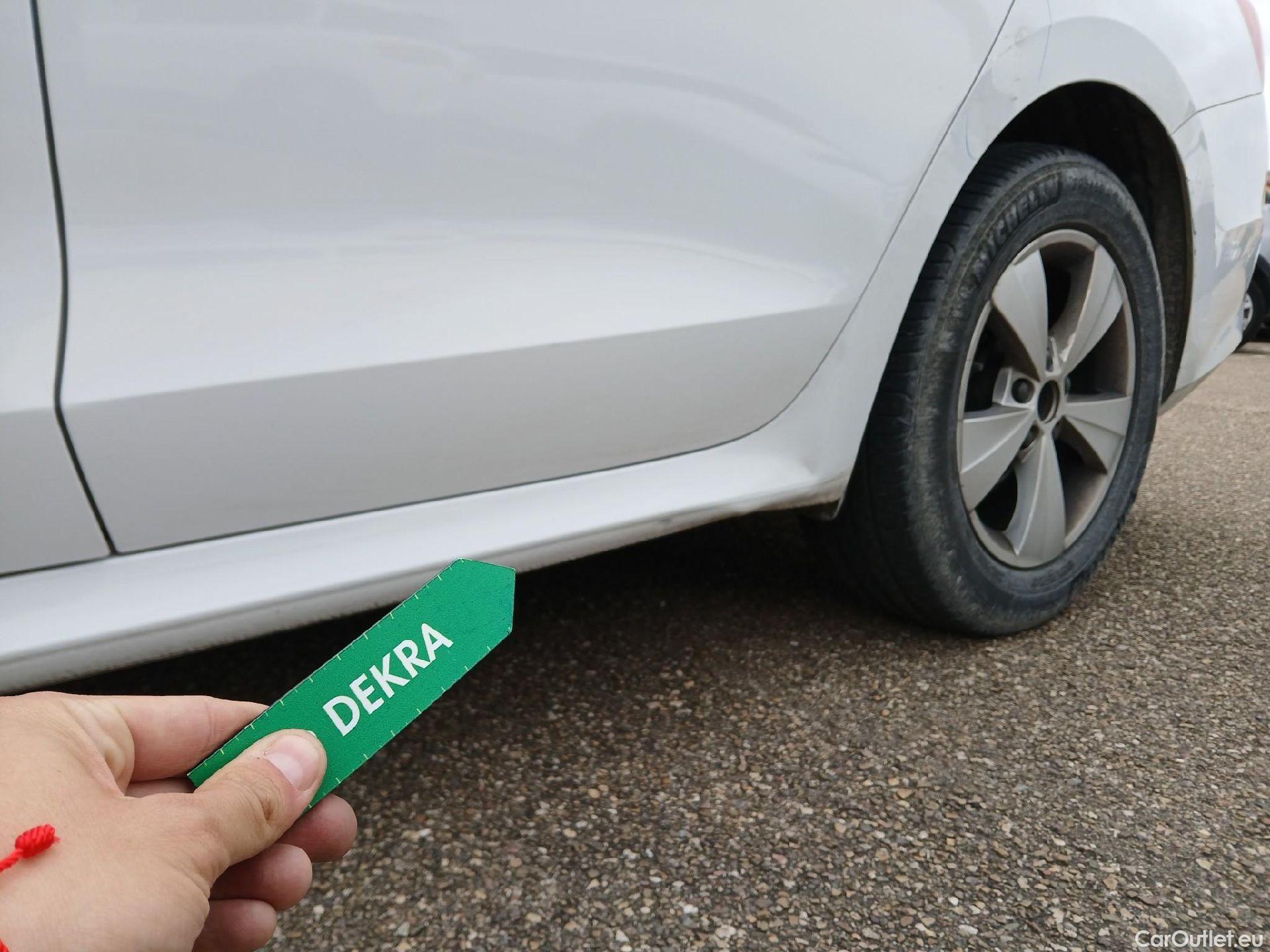  Skoda  Octavia SKODA  / 2020 / 5P / familiar Combi 2.0 TDI 110kW(150CV) DSG Ambition #32