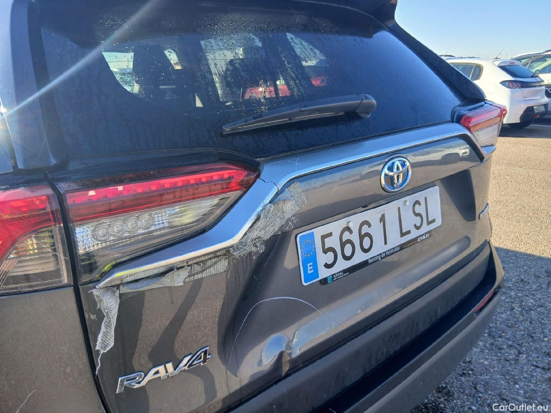  Toyota  RAV4 TOYOTA  / 2018 / 5P / todoterreno 2.5l 220H Advance #12