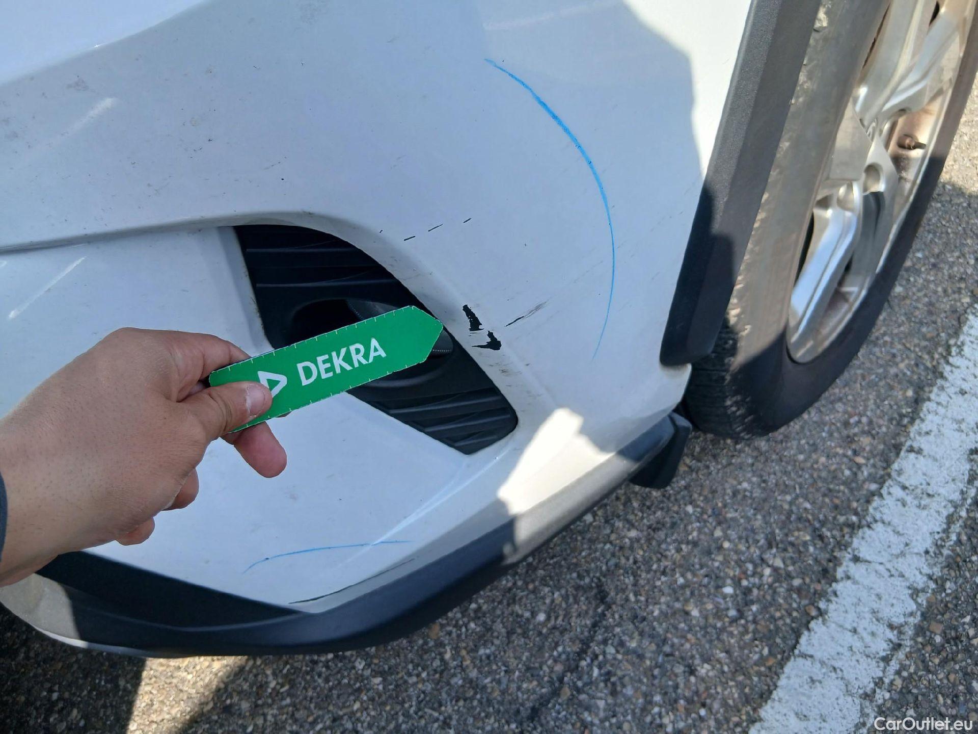  Toyota  RAV4 TOYOTA  / 2018 / 5P / todoterreno 2.5l 220H Advance #2