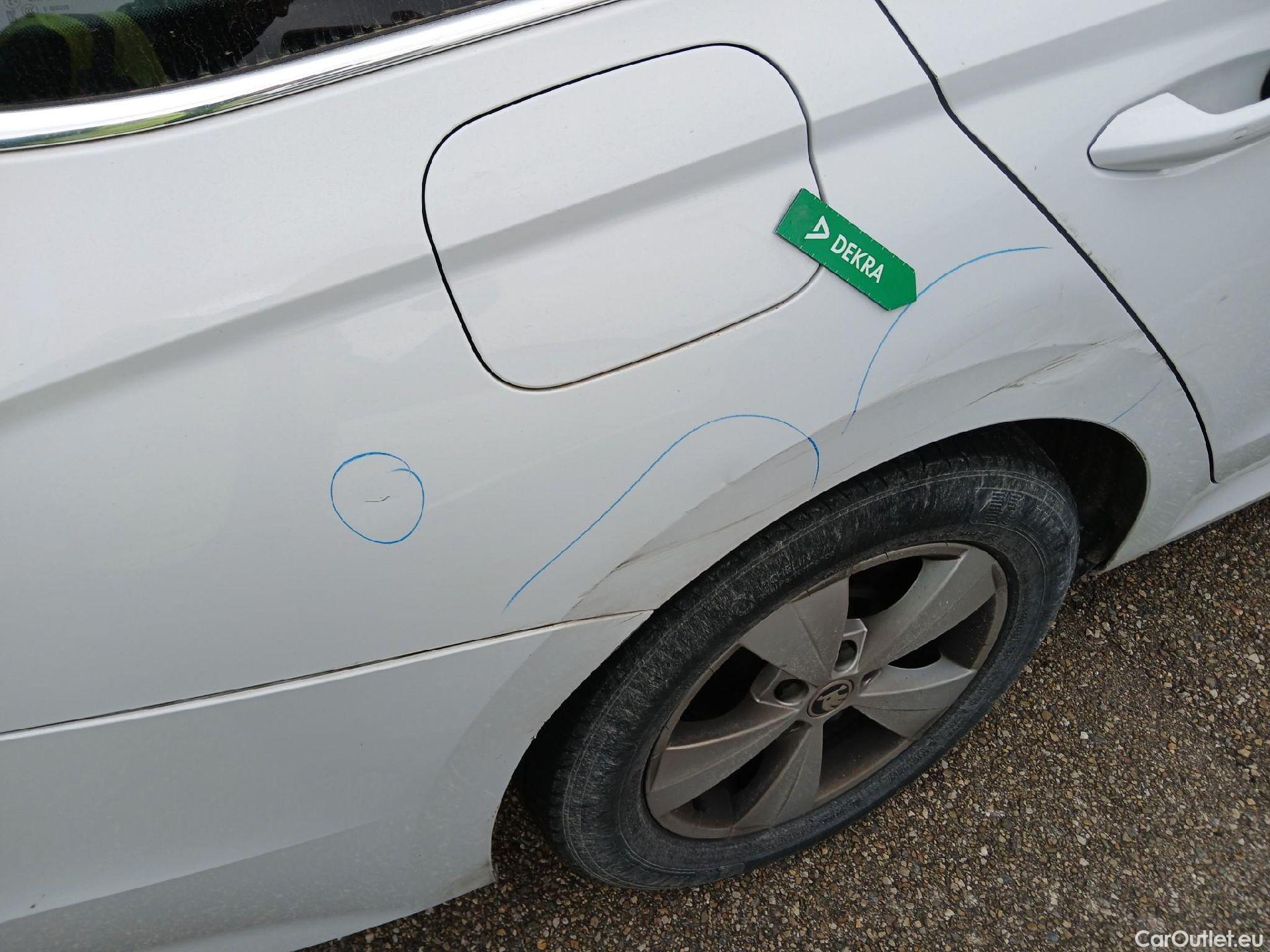  Skoda  Octavia SKODA  / 2020 / 5P / familiar Combi 2.0 TDI 110kW(150CV) DSG Ambition #23