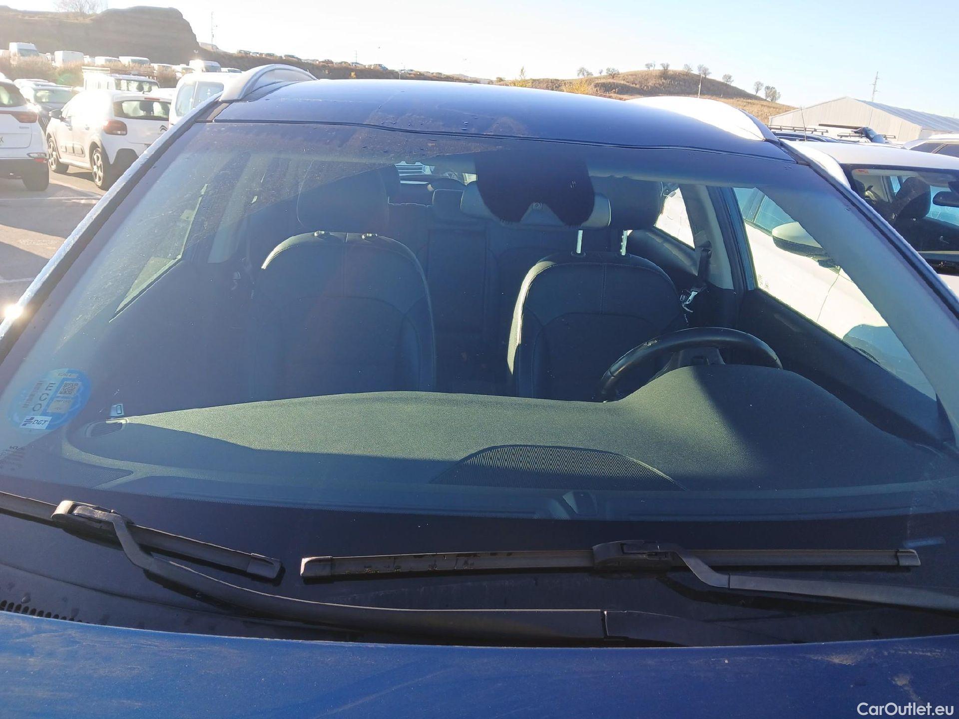  KIA  Niro KIA  / 2019 / 5P / crossover 1.6 GDi HEV 104kW (141CV) Drive #20