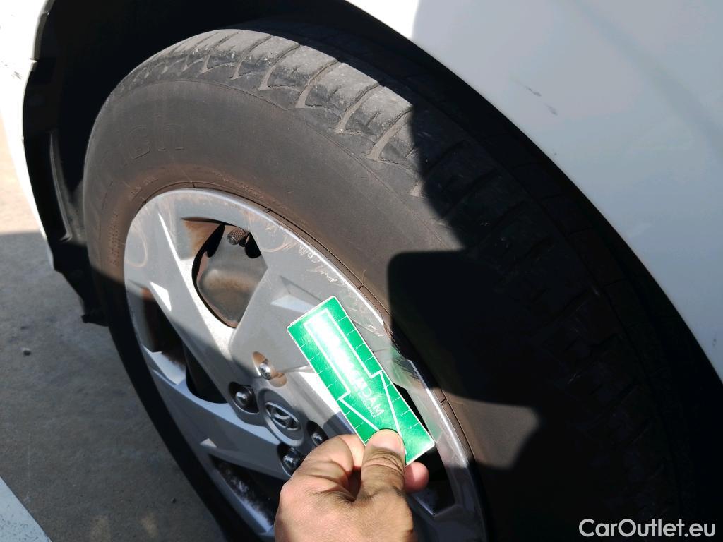  Hyundai  i20 HYUNDAI  / 2020 / 5P / berlina con portón 1.0 TGDI 74kW (100CV) 48V Essence #40