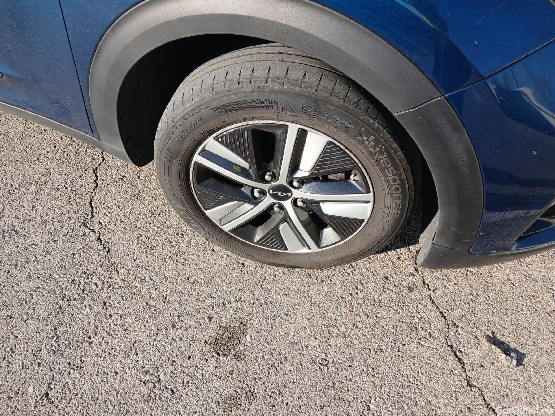  KIA  Niro KIA  / 2019 / 5P / crossover 1.6 GDi HEV 104kW (141CV) Drive #9