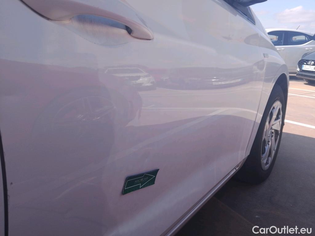  Hyundai  i20 HYUNDAI  / 2020 / 5P / berlina con portón 1.0 TGDI 74kW (100CV) 48V Essence #51