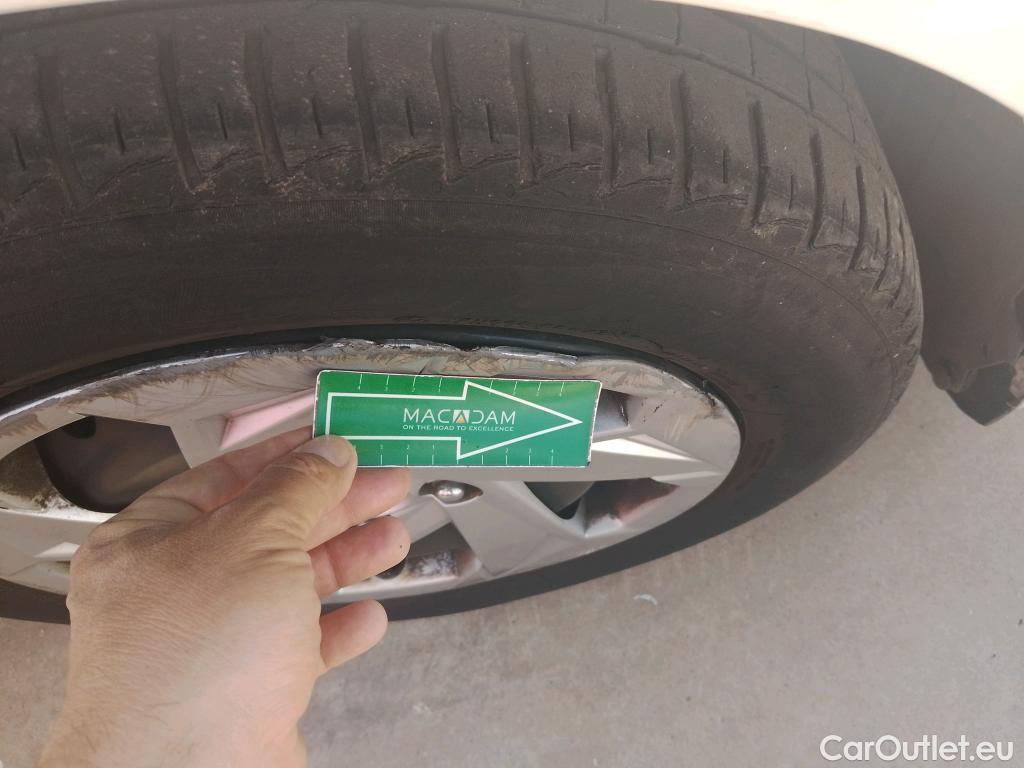  Hyundai  i20 HYUNDAI  / 2020 / 5P / berlina con portón 1.0 TGDI 74kW (100CV) 48V Essence #38