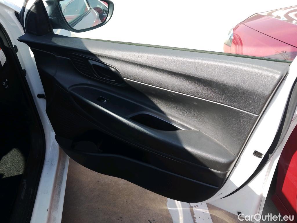  Hyundai  i20 HYUNDAI  / 2020 / 5P / berlina con portón 1.0 TGDI 74kW (100CV) 48V Essence #33