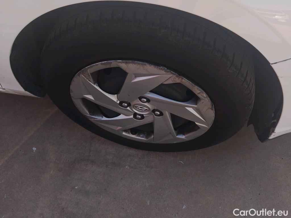  Hyundai  i20 HYUNDAI  / 2020 / 5P / berlina con portón 1.0 TGDI 74kW (100CV) 48V Essence #37