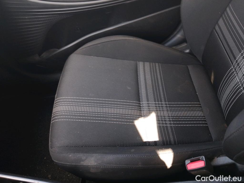  Hyundai  i20 HYUNDAI  / 2020 / 5P / berlina con portón 1.0 TGDI 74kW (100CV) 48V Essence #29