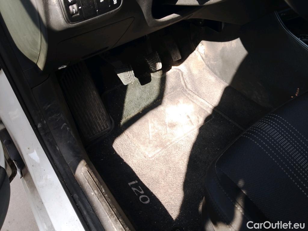  Hyundai  i20 HYUNDAI  / 2020 / 5P / berlina con portón 1.0 TGDI 74kW (100CV) 48V Essence #27