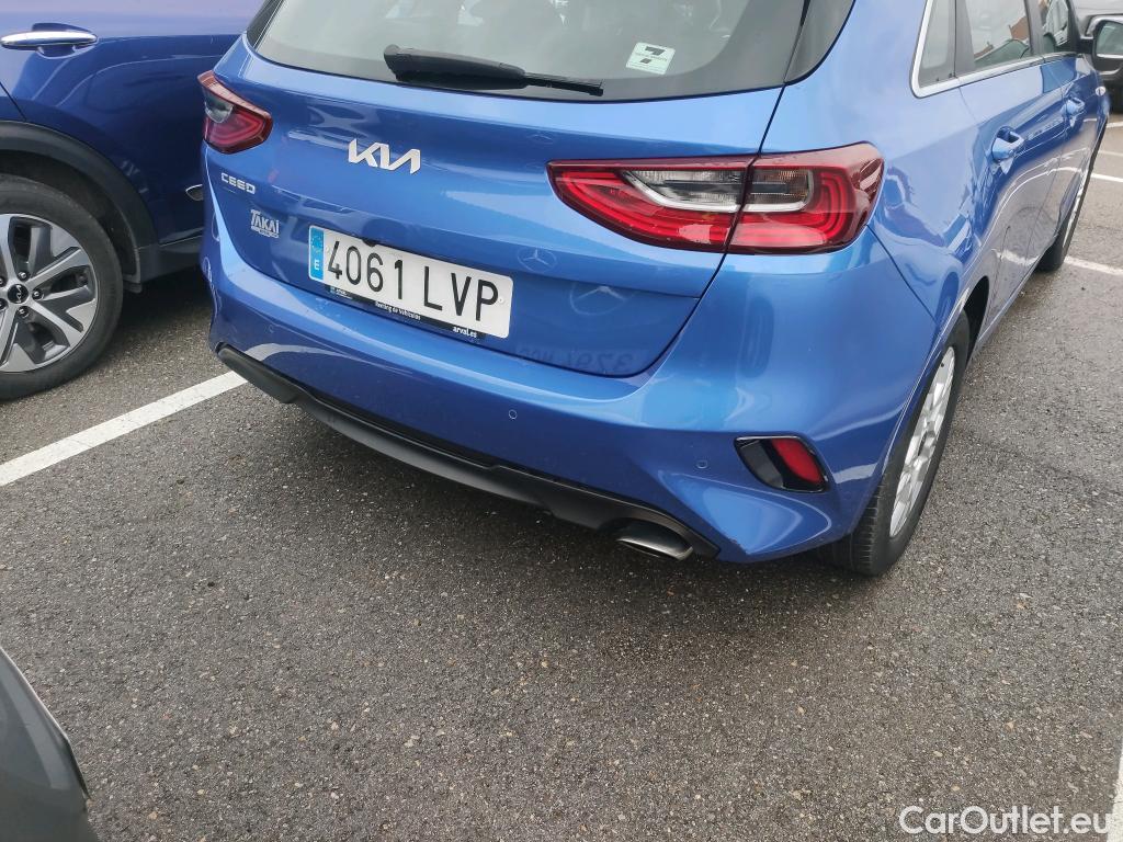  KIA  Cee'd KIA Ceed / 2021 / 5P / berlina con portón 1.0 T-GDi 88kW (120CV) Drive #18