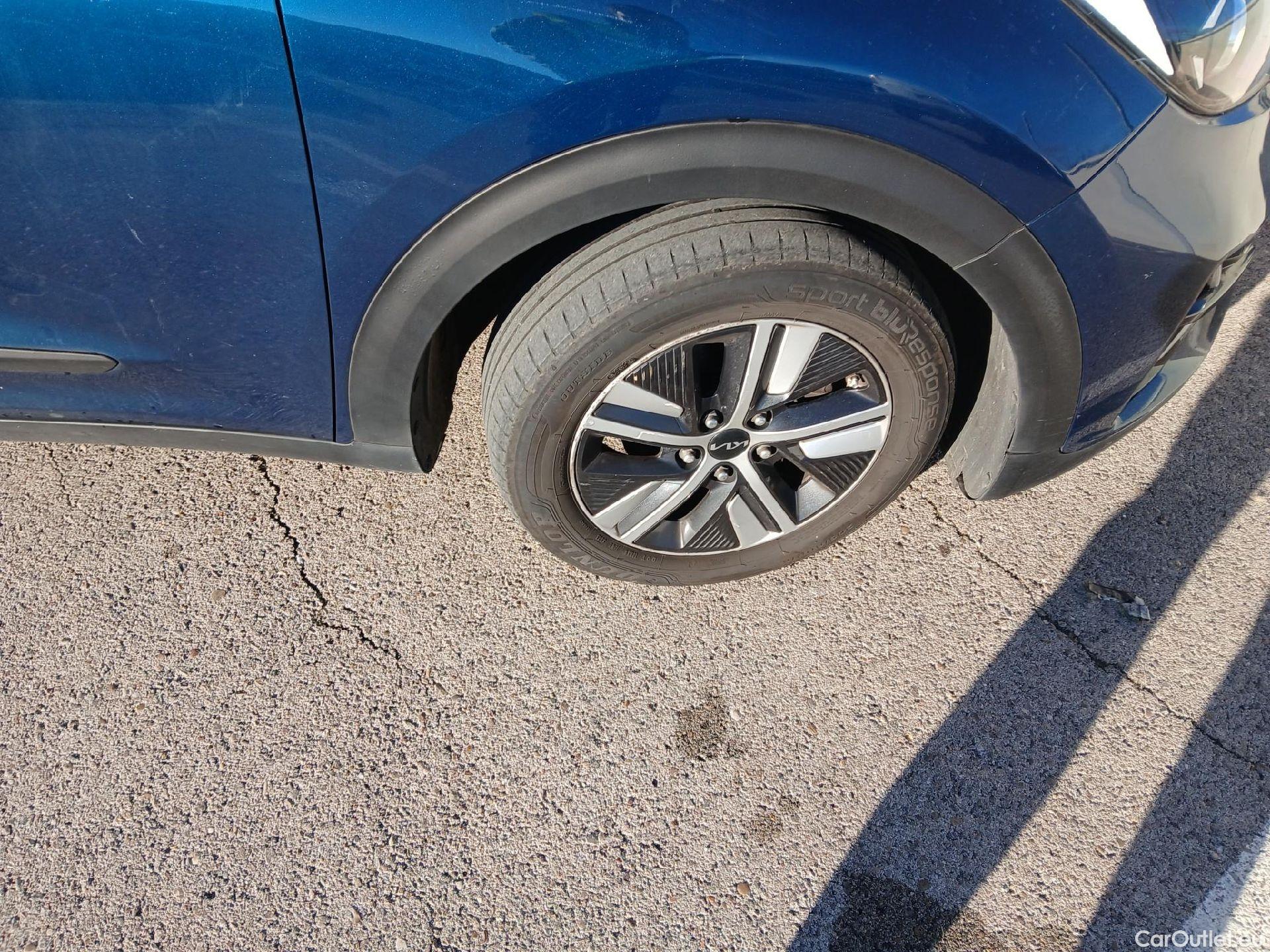  KIA  Niro KIA  / 2019 / 5P / crossover 1.6 GDi HEV 104kW (141CV) Drive #15