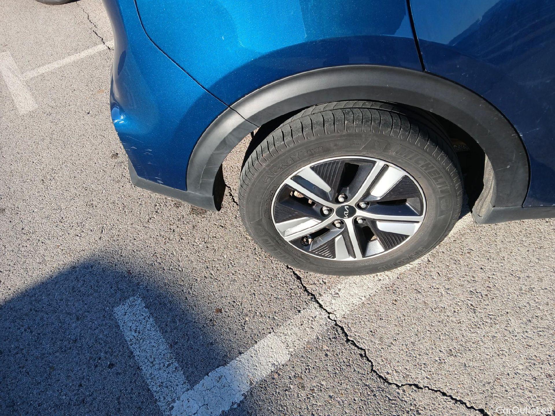  KIA  Niro KIA  / 2019 / 5P / crossover 1.6 GDi HEV 104kW (141CV) Drive #13