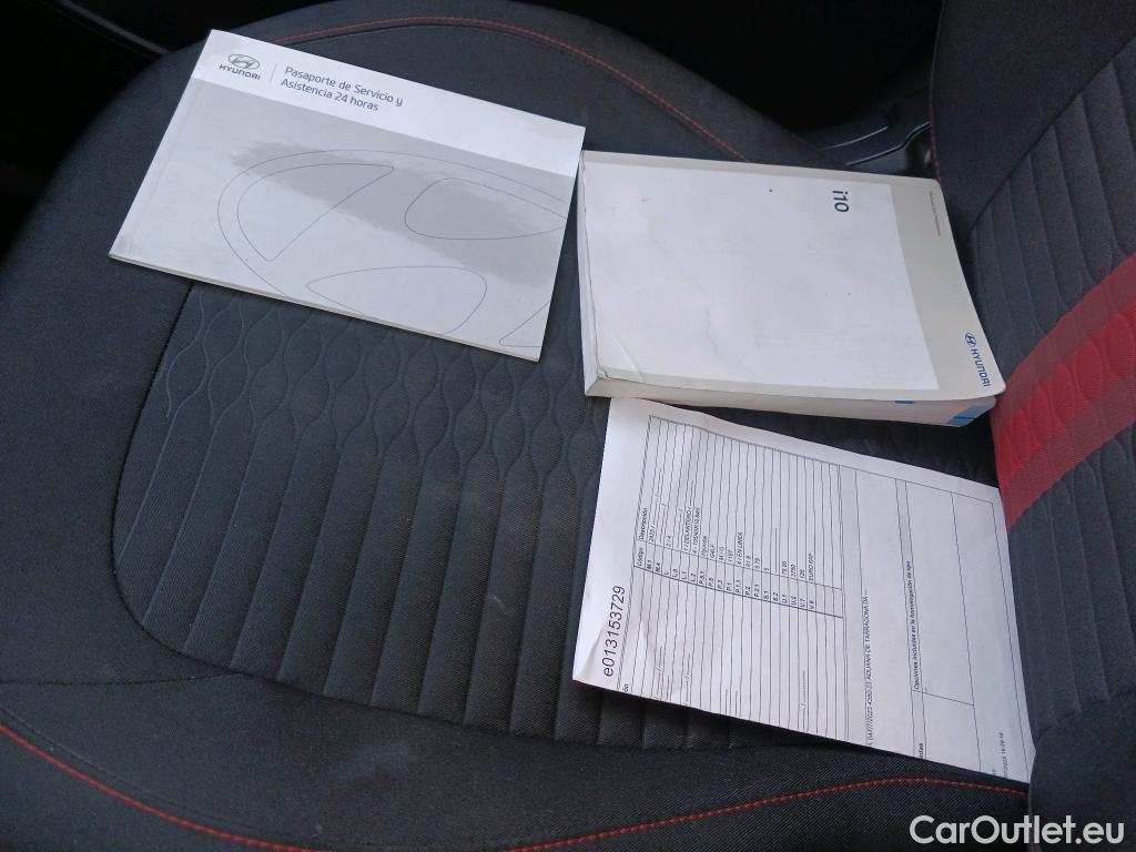  Hyundai  i10 HYUNDAI  / 2020 / 5P / berlina con portón 1.2 N LINE #17