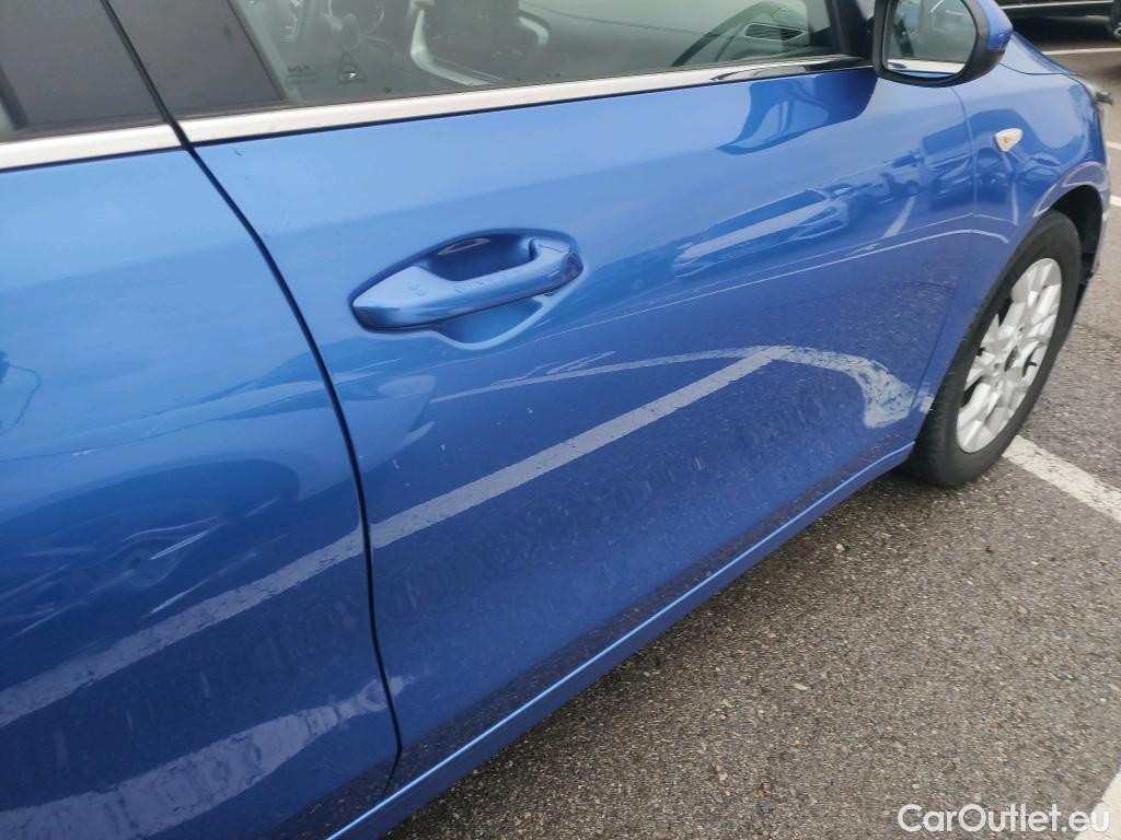  KIA  Cee'd KIA Ceed / 2021 / 5P / berlina con portón 1.0 T-GDi 88kW (120CV) Drive #5