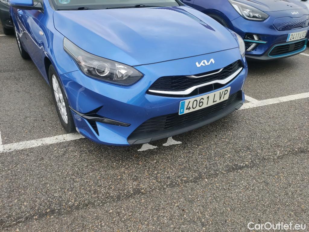  KIA  Cee'd KIA Ceed / 2021 / 5P / berlina con portón 1.0 T-GDi 88kW (120CV) Drive #16