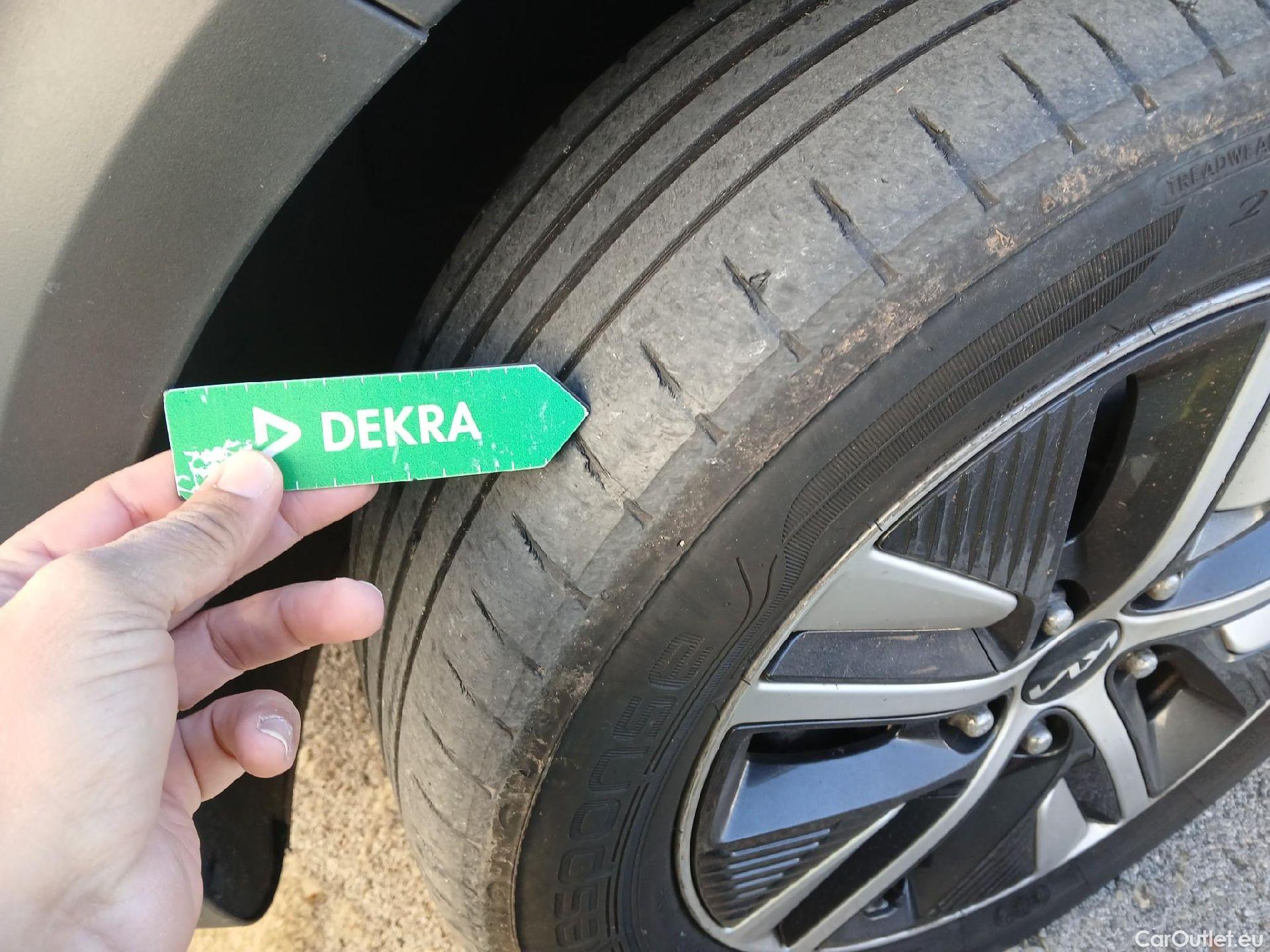  KIA  Niro KIA  / 2019 / 5P / crossover 1.6 GDi HEV 104kW (141CV) Drive #7