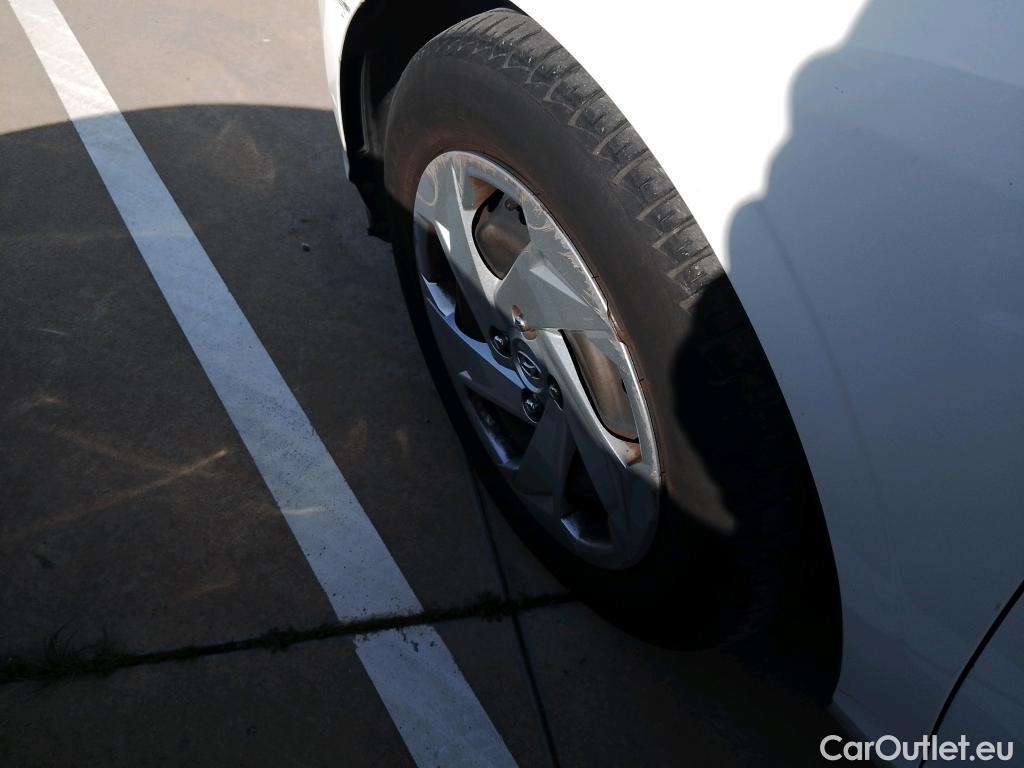  Hyundai  i20 HYUNDAI  / 2020 / 5P / berlina con portón 1.0 TGDI 74kW (100CV) 48V Essence #39