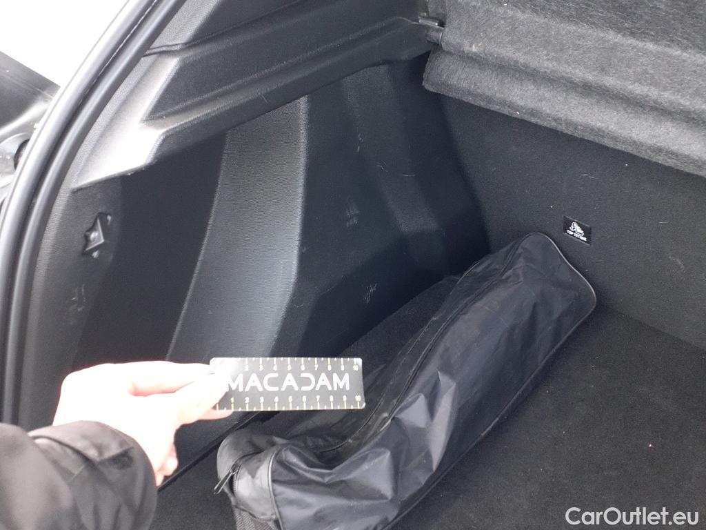  Peugeot  2008 PEUGEOT  / 2019 / 5P / todoterreno Allure BlueHDI 130 S&S EAT8 #8