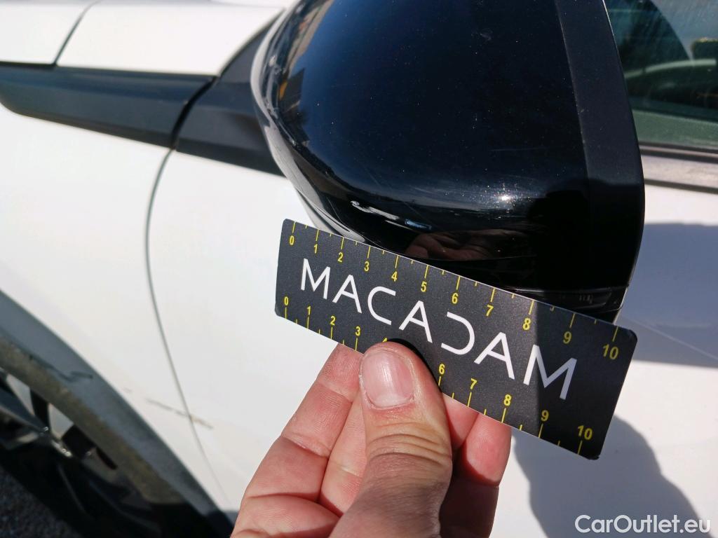  Peugeot  2008 PEUGEOT  / 2019 / 5P / todoterreno Allure BlueHDI 81kW (110CV) #47