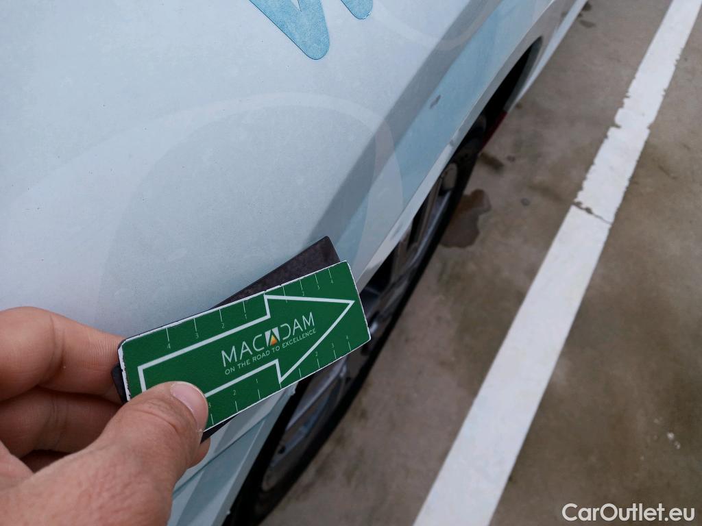  Peugeot  208 PEUGEOT  / 2019 / 5P / berlina con portón BlueHDi 73kW (100CV) Business Line #33