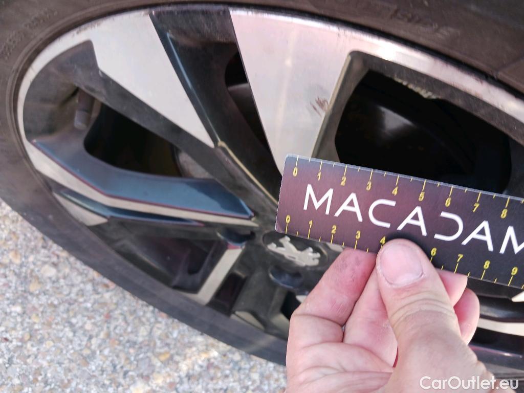  Peugeot  2008 PEUGEOT  / 2019 / 5P / todoterreno Allure BlueHDI 81kW (110CV) #55