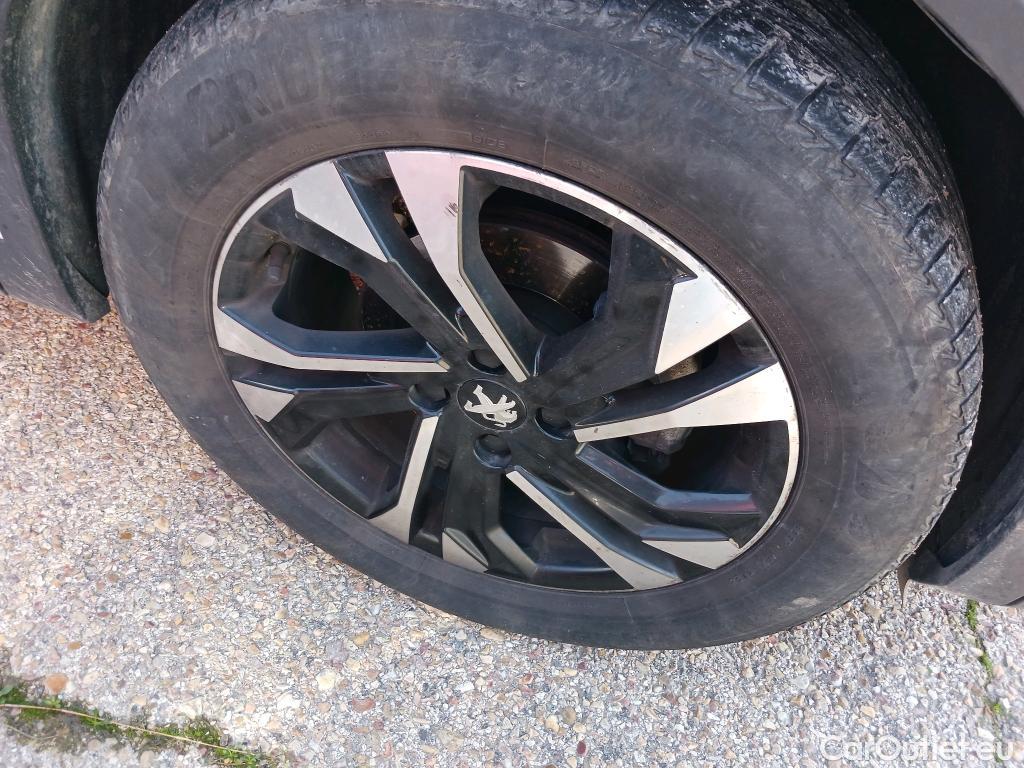  Peugeot  2008 PEUGEOT  / 2019 / 5P / todoterreno Allure BlueHDI 81kW (110CV) #54