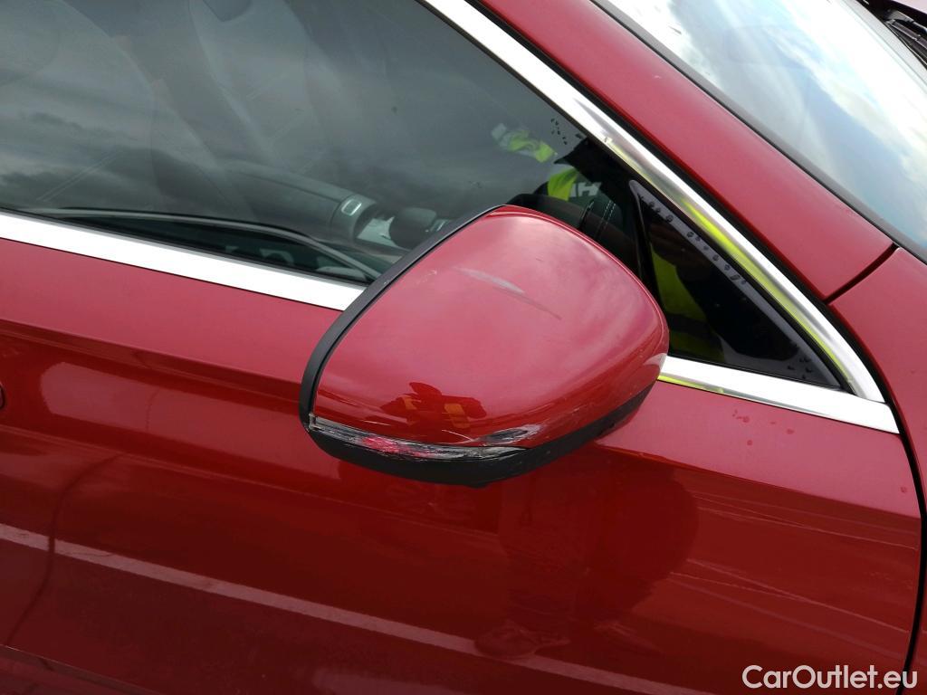  Mercedes  A-Klasse MERCEDES-BENZ Clase A / 2018 / 4P / sedán Sedán A 200 d 4MATIC  #32