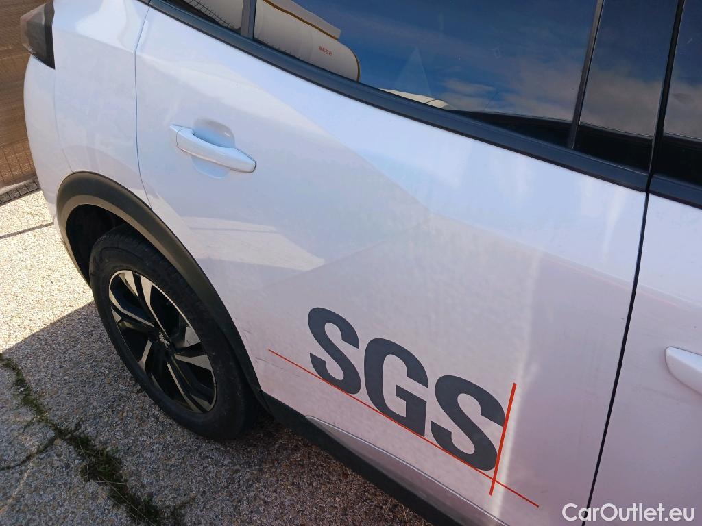  Peugeot  2008 PEUGEOT  / 2019 / 5P / todoterreno Allure BlueHDI 81kW (110CV) #13