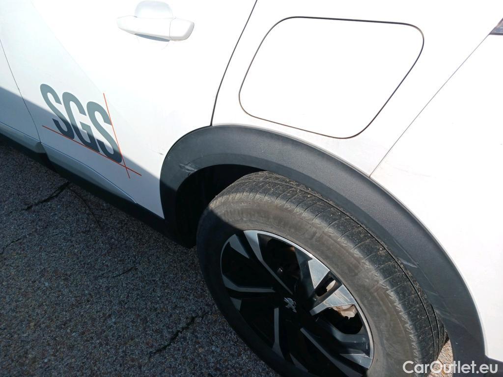  Peugeot  2008 PEUGEOT  / 2019 / 5P / todoterreno Allure BlueHDI 81kW (110CV) #40