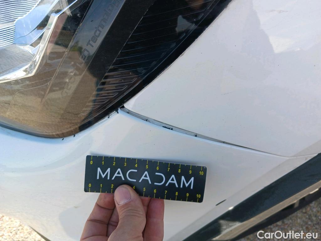  Peugeot  2008 PEUGEOT  / 2019 / 5P / todoterreno Allure BlueHDI 81kW (110CV) #32