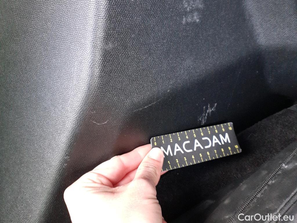  Peugeot  2008 PEUGEOT  / 2019 / 5P / todoterreno Allure BlueHDI 130 S&S EAT8 #9