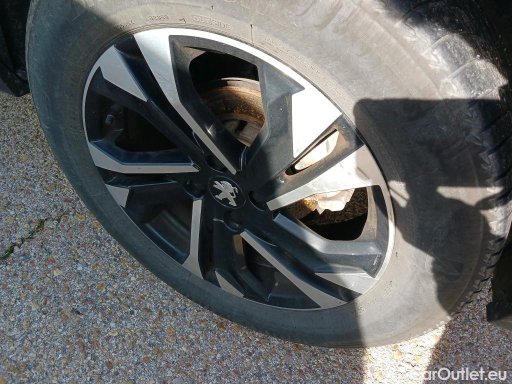  Peugeot  2008 PEUGEOT  / 2019 / 5P / todoterreno Allure BlueHDI 81kW (110CV) #5