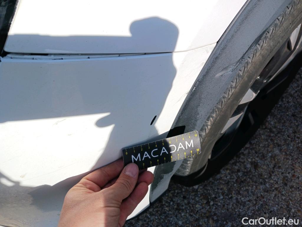  Peugeot  2008 PEUGEOT  / 2019 / 5P / todoterreno Allure BlueHDI 81kW (110CV) #30