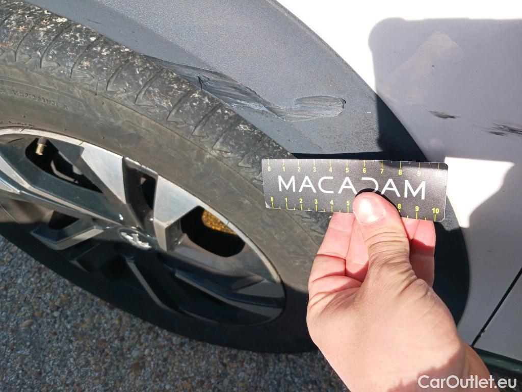  Peugeot  2008 PEUGEOT  / 2019 / 5P / todoterreno Allure BlueHDI 81kW (110CV) #45