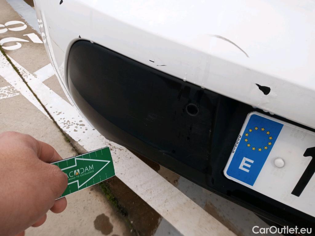  Peugeot  208 PEUGEOT  / 2019 / 5P / berlina con portón BlueHDi 73kW (100CV) Business Line #18