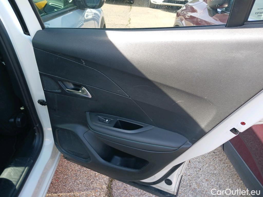  Peugeot  2008 PEUGEOT  / 2019 / 5P / todoterreno Allure BlueHDI 81kW (110CV) #19