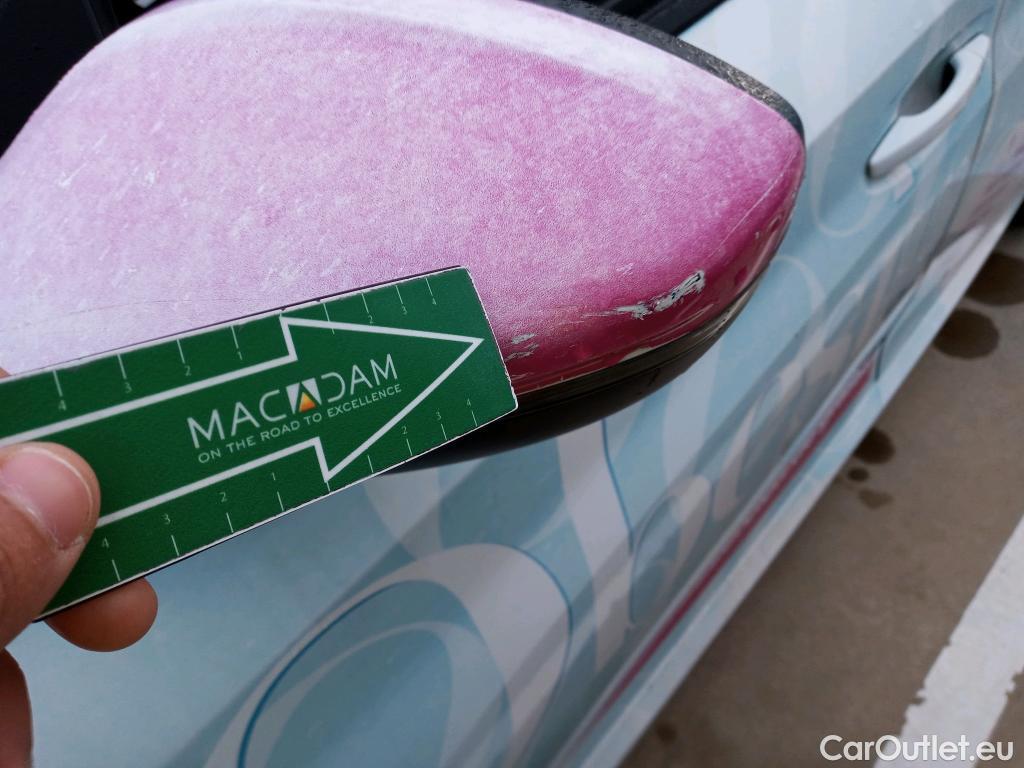  Peugeot  208 PEUGEOT  / 2019 / 5P / berlina con portón BlueHDi 73kW (100CV) Business Line #27