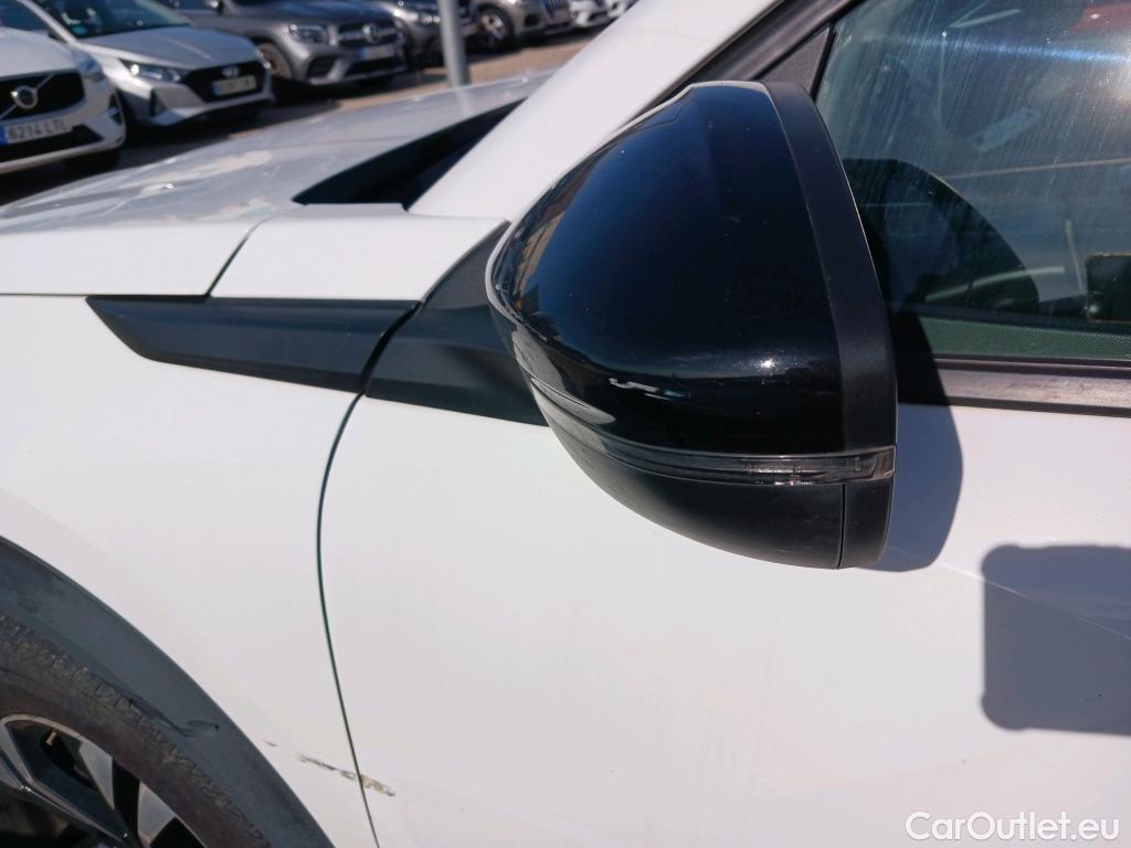  Peugeot  2008 PEUGEOT  / 2019 / 5P / todoterreno Allure BlueHDI 81kW (110CV) #46