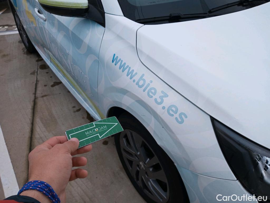  Peugeot  208 PEUGEOT  / 2019 / 5P / berlina con portón BlueHDi 73kW (100CV) Business Line #8