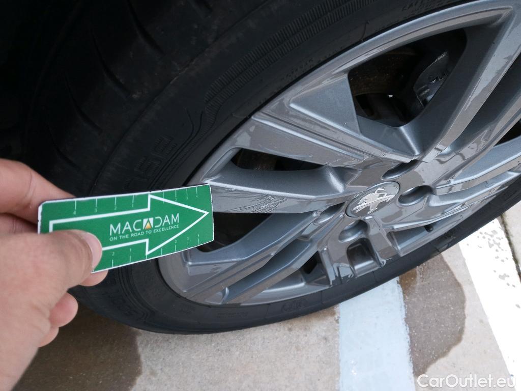  Peugeot  208 PEUGEOT  / 2019 / 5P / berlina con portón BlueHDi 73kW (100CV) Business Line #11