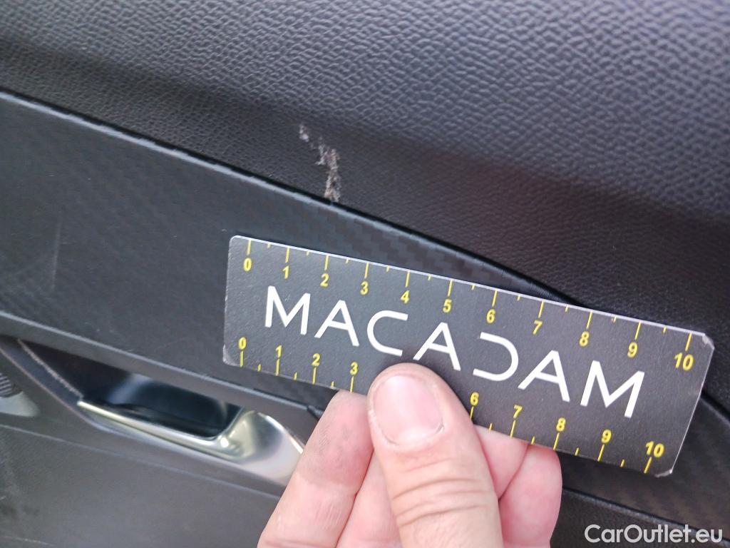  Peugeot  2008 PEUGEOT  / 2019 / 5P / todoterreno Allure BlueHDI 81kW (110CV) #20