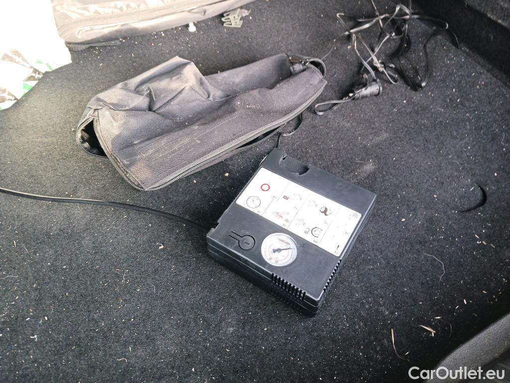  Volkswagen  Golf  VOLKSWAGEN / 2020 / 5P / berlina con portón 2.0 TDI 85kW (115CV) #5